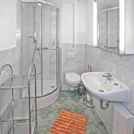 Wokuhl-dabelow Apartment *